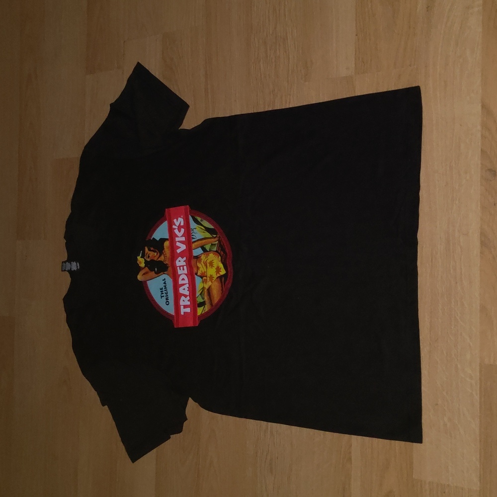 The Original Trader Vic's Hula Girl Crewneck Short Sleeve T-shirt L